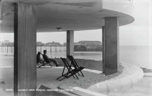 Double Deck Parade, Hastings