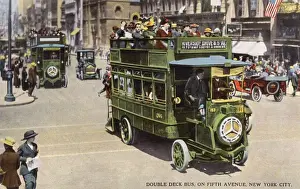 Double decker bus on 5th Avenue, New York, USA