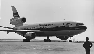 Laker Prints: Douglas DC-10 10 Laker taxying