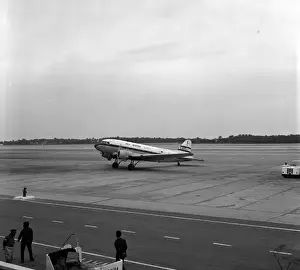 Gulf Prints: Douglas DC-3 G-AGKE Gulf Aviation Bahrain 1970