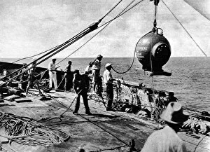 Images Dated 30th May 2004: Dr. Beebes Bathysphere, August 1934