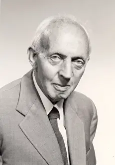 Dr D M Smith, FRAeS