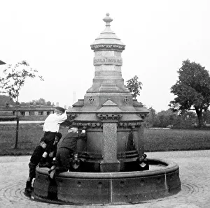 Huddersfield Prints: Drinking Fountain, Greenhead Park, Huddersfield, early 1900s