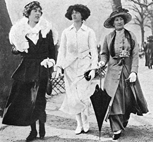 The Duchess of Buccleuch with daughters, 1917
