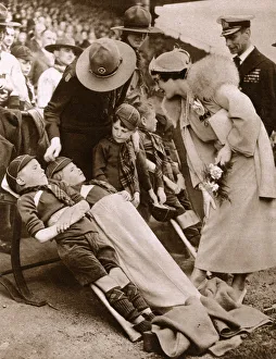 Images Dated 21st November 2017: Duchess of York talking to Crippled Cubs - Edinburgh