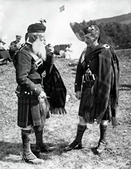 Highlanders Collection: Two Duff Highlanders at Braemar Games, Scotland
