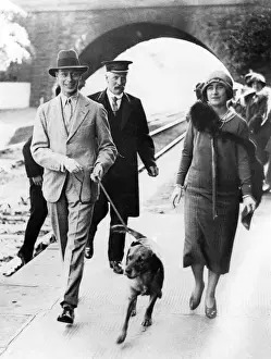 Royals Prints: The Duke and Duchess of York - Glamis Railway Station
