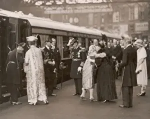 Greeted Prints: Duke and Duchess of York returning home