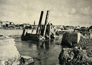 Images Dated 4th April 2016: Dunkirk, France - Trystram Lock, WW2