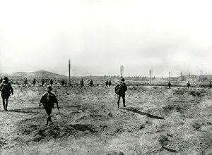 Images Dated 2nd December 2011: Dunsterforce infantry in action, WW1