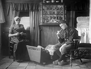 Cradle Prints: Dutch Couple & Baby