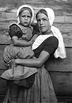 Images Dated 31st August 2011: Dutch Girls