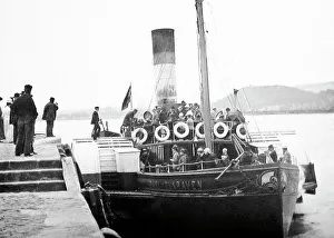 Tugboat Prints: Earl of Dunraven paddle tug boat, River Tyne
