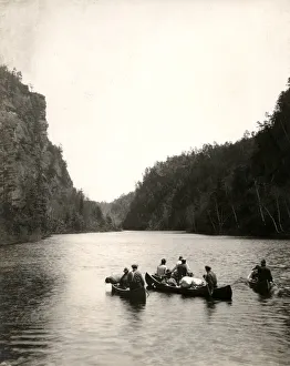 Early 20th century vintage press photograph