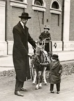 Early 20th century vintage press photograph