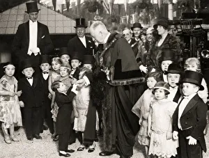 Early 20th century vintage press photograph