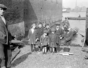 Kids Prints: EAST END BEACH 1930S