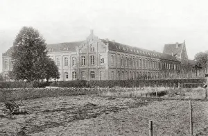 Ecole Prints: Ecole de Bienfaisance, Beernem - Facade