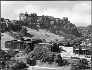 Edinburgh Collection: Edinburgh Castle 1940S