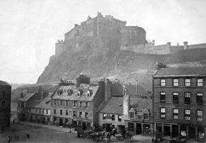Images Dated 19th October 2009: Edinburgh Castle from the Grassmarket