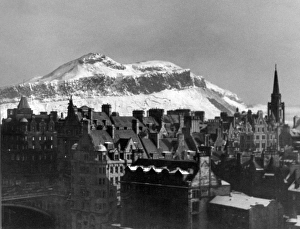 Images Dated 11th March 2011: Edinburgh in the Snow