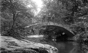 Cheshire Collection: Edwardian view - men on Roman Bridge, Marple