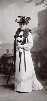 Images Dated 13th February 2017: Edwardian woman, Scarborough, North Yorkshire