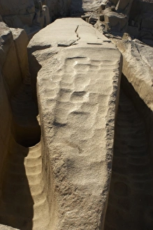Images Dated 2nd December 2003: Egypt. Aswan. The unfinished obelisk