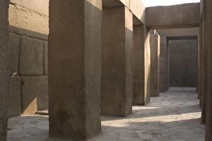 Alabaster Gallery: Egypt. Giza. Khafres Valley Temple. Pink granite and alabas