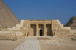 Images Dated 20th November 2003: Egypt. Giza. Mastaba of the queen Meresankh III. Entrance