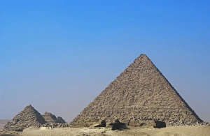 Images Dated 20th November 2003: Egypt. The Great Pyramid of Giza called the Pyramid of Menka