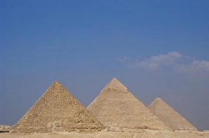 Images Dated 20th November 2003: Egypt. The Pyramids of Giza. Pyramids of Khufu, Khafre and M