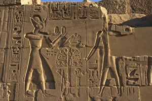 Images Dated 25th November 2003: Egyptian Art. Karnak. The Pharaoh Ramesses II making an offe
