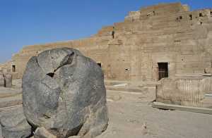 Images Dated 2nd December 2003: Egyptian Art. Temple of Kom Ombo