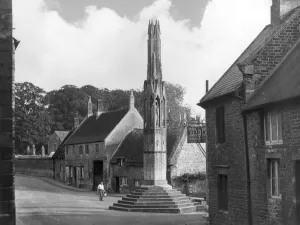 Images Dated 13th May 2011: Eleanor Cross