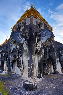 Images Dated 26th November 2012: Elephant Statue Chedi, Wat Chiang Man temple, Chiang Mai
