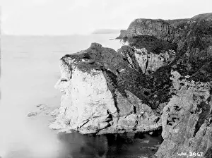 Giants Prints: An elevated and spectacular view of The Giants Head, Portr