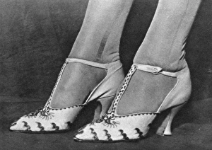 Images Dated 24th January 2011: Elizabeth Bowes-Lyons wedding shoes