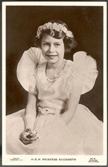 Elizabeth Ii/Frilly Dres