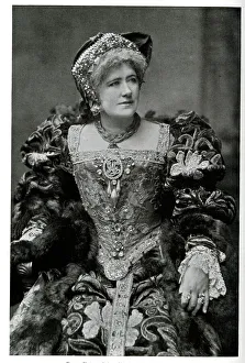 Ellen Collection: Ellen Terry as Katherine of Aragon in Henry VIII