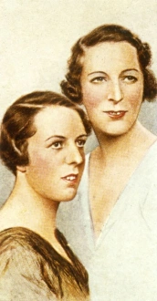 Images Dated 20th July 2012: Elsie & Doris Waters / Cig
