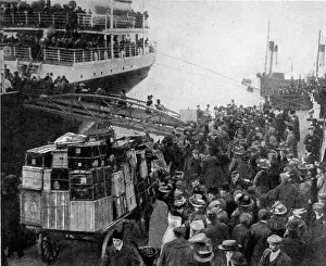 Emigrants leaving Britain for Canada, Liverpool, 1909