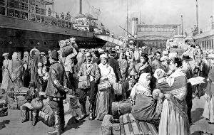 Emigrants waiting to board ship, Liverpool, 1907