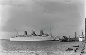 Smokestacks Prints: Empress of Britain at Southampton