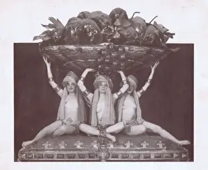 En Pleine Folie at the Folies Bergere