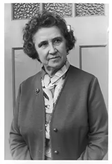 Ena Twigg, Medium