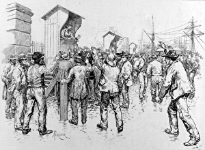 Images Dated 31st March 2004: Engaging Dock labourers at West India Dock