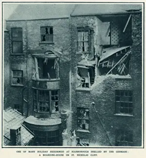 Ruines Prints: English coast resort bombarded by German war-ship