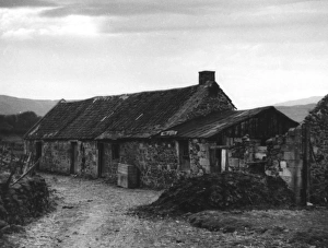 Images Dated 14th April 2011: English Farm Builings