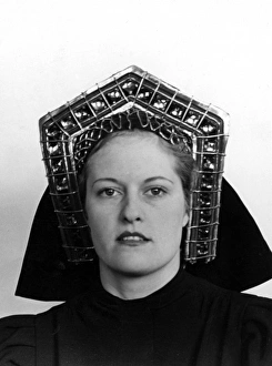Images Dated 9th September 2011: English Gable Hood